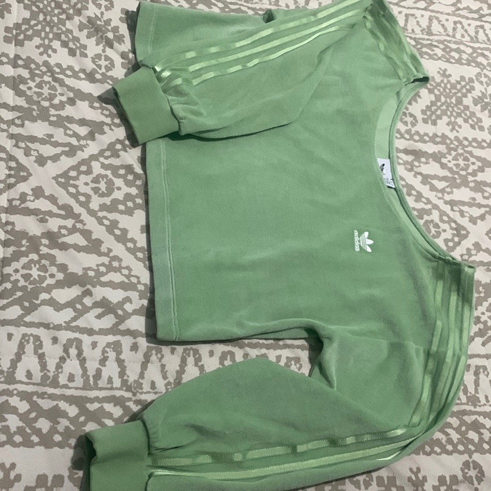 Crop top off the shoulder Adidas shirts. Velvet light green size M